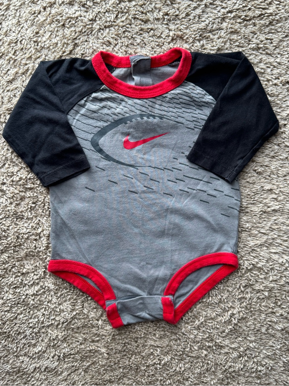 Nike Baby Long Sleeve Bodysuit Gray Black Red Swoosh Graphic 0-3M
